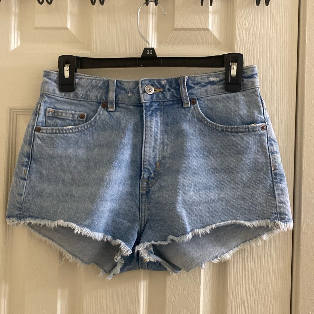 Medium wash jean shorts